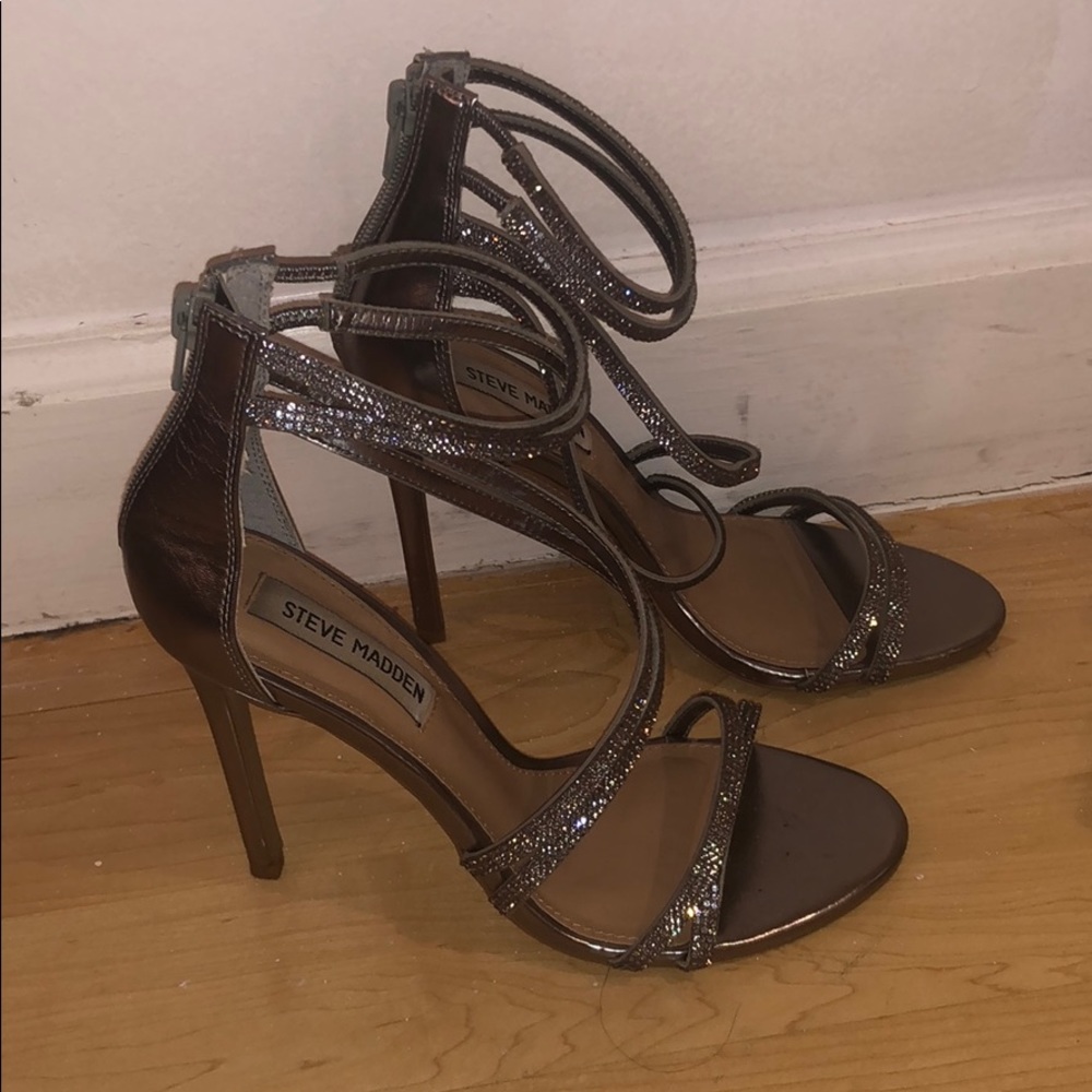Steve Madden Silver Pumps with Crystals